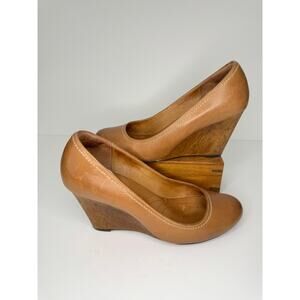 CLARKS Purity Snow Caramel Leather and Wood Wedge Heels Size 7.5